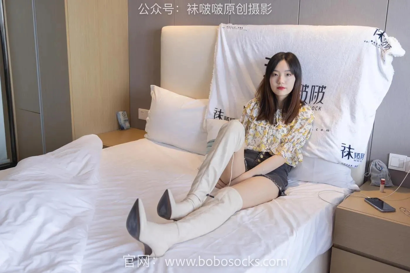 [BoBoSocks袜啵啵]NO.136 小甜豆-高跟长靴、白棉袜、裸足 [200P]插图1